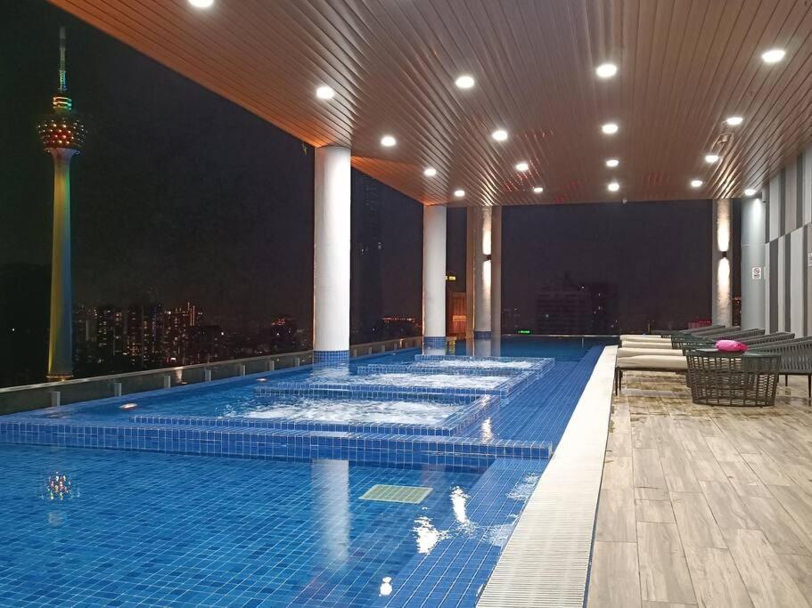 Cl 27A Insta Klcc View & Infinity Pool View Lejlighed Kuala Lumpur Eksteriør billede