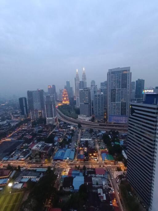 Cl 27A Insta Klcc View & Infinity Pool View Lejlighed Kuala Lumpur Eksteriør billede