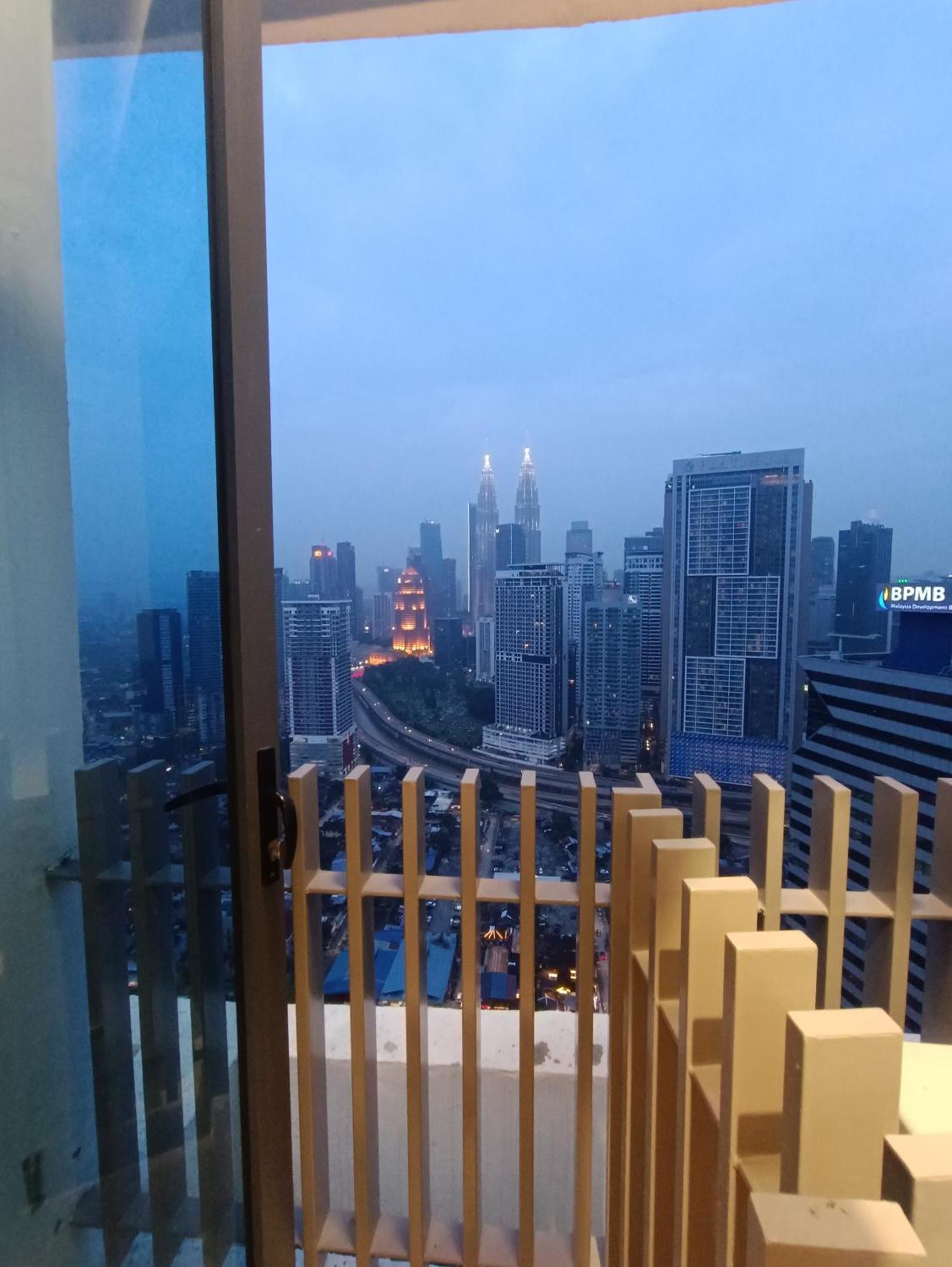 Cl 27A Insta Klcc View & Infinity Pool View Lejlighed Kuala Lumpur Eksteriør billede