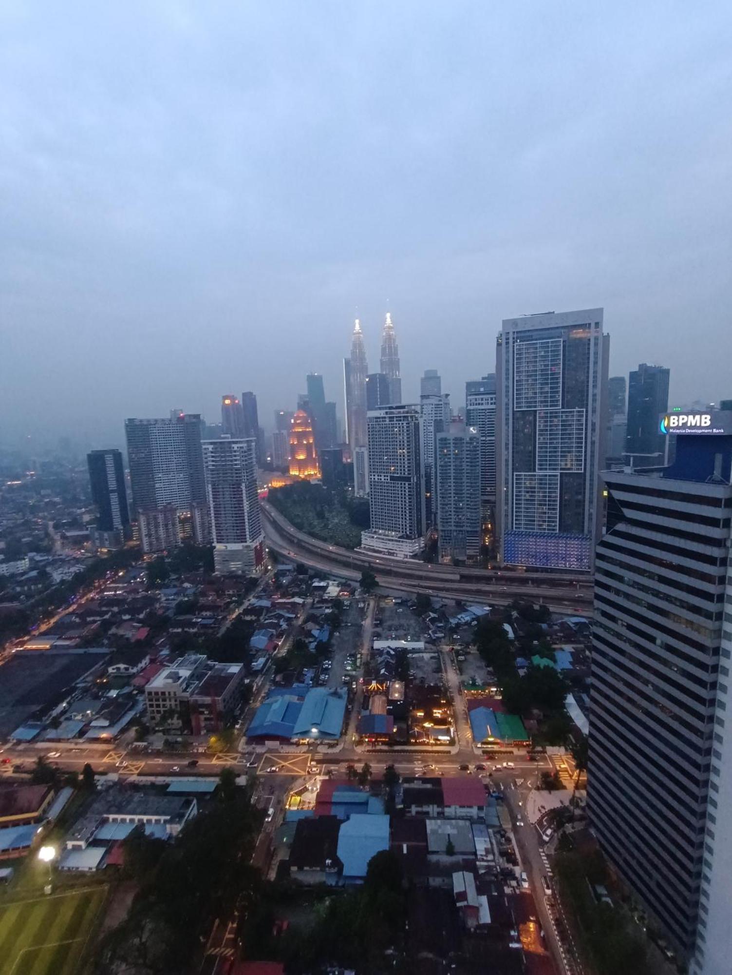 Cl 27A Insta Klcc View & Infinity Pool View Lejlighed Kuala Lumpur Eksteriør billede
